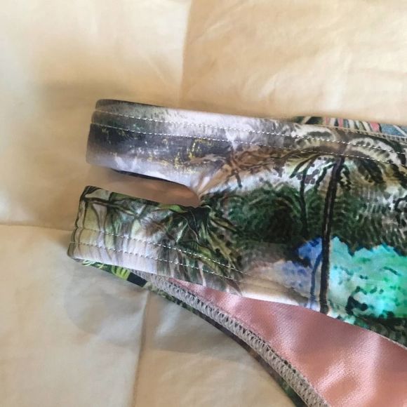 New BIKINI LAB Jungle Tropical Print Bikini - Picture 5 of 9